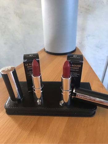 Givenchy Le rouge Interdit x 2 💄