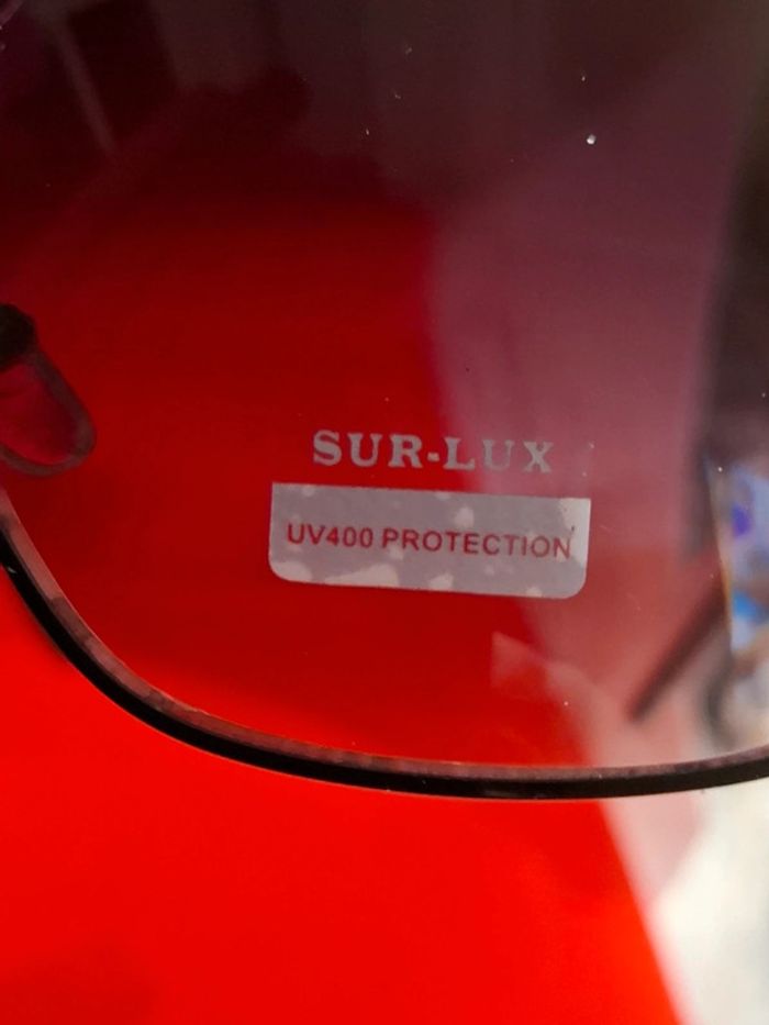 Lunettes de soleil Sur-Lux neuves avec étiquettes protection 400CE. noires et blanche - photo numéro 4