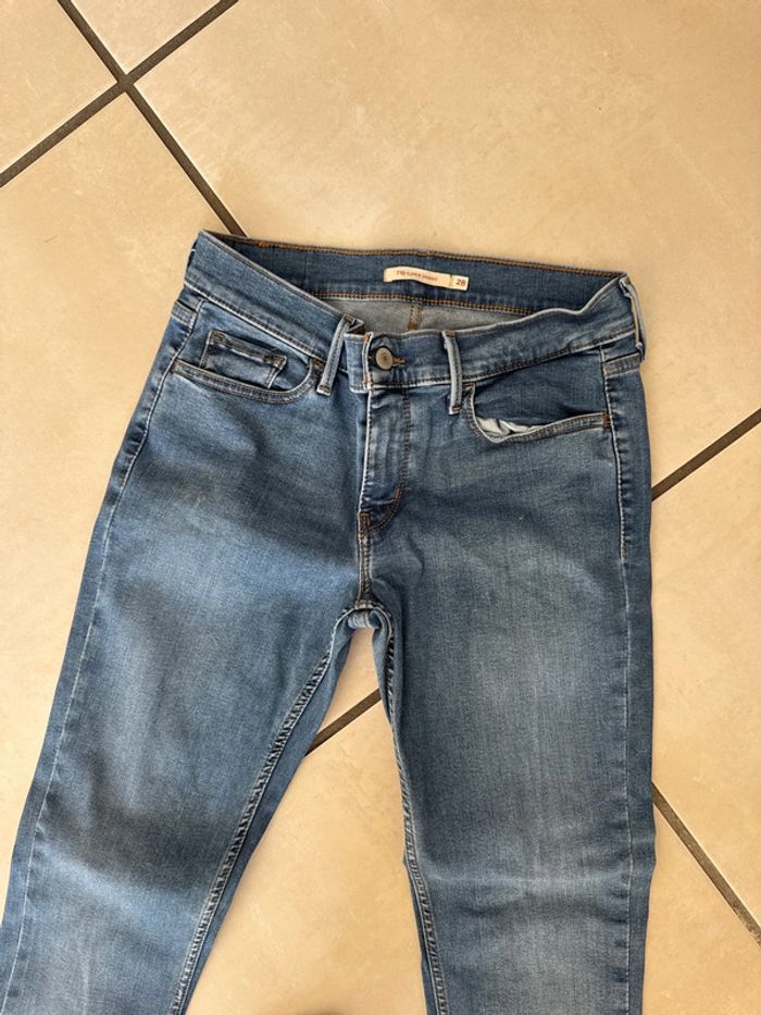 Jeans Levis femme neuf taille 28 - photo numéro 2