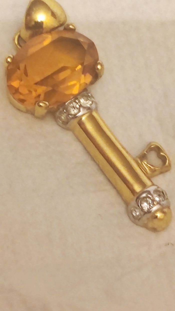 Pendentif clé argent 925 kt avec citrine ou zirconium teinté. Neuf. - photo numéro 2