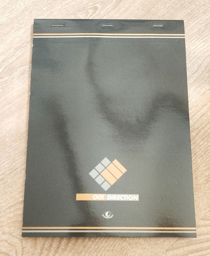 Bloc noté grand format petits carreaux neuf