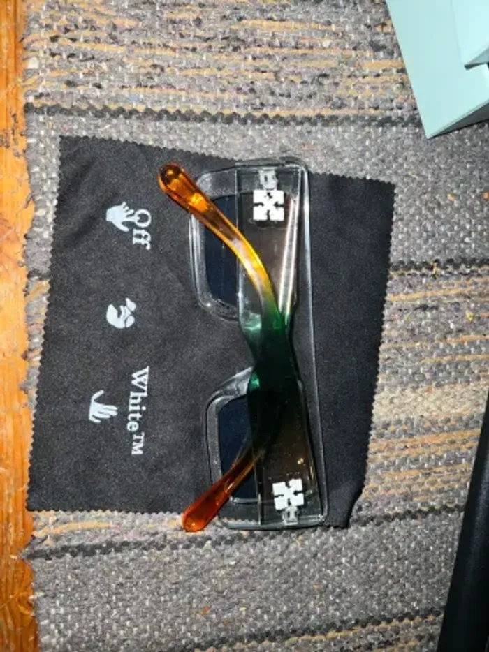 Lunettes de soleil offswhite 2025 officiel édition limitée très rare - photo numéro 3