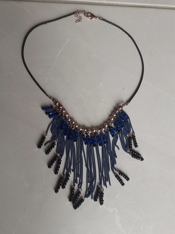 Collier perles bleu noir