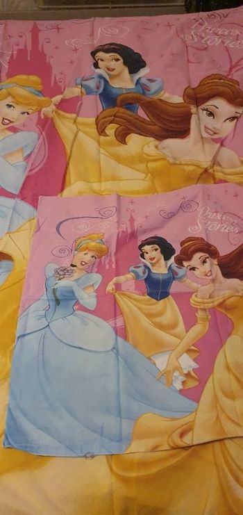 Housse de couette  Princesses + taie d oreiller