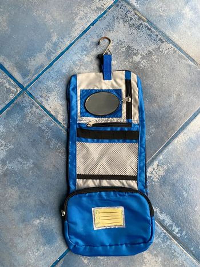Trousse de toilette de voyage - photo numéro 2