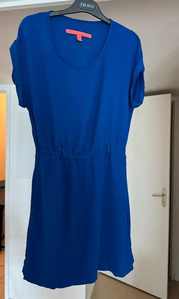 Robe bleu roi