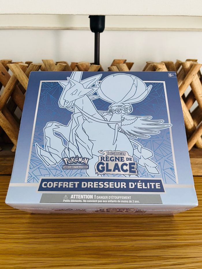 ETB règne de glace Pokémon