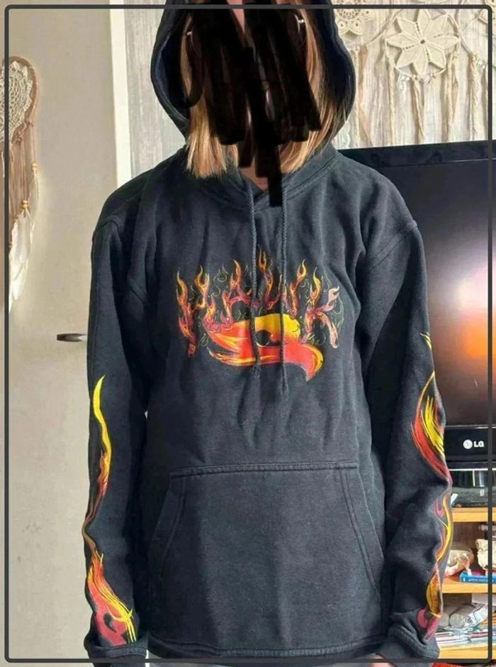 Pull  flamme  taille 14ans  marque ha  k