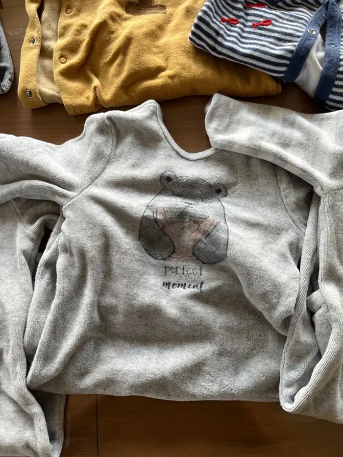 Lot hivers 6 pyjamas garçon 6 mois - photo numéro 3