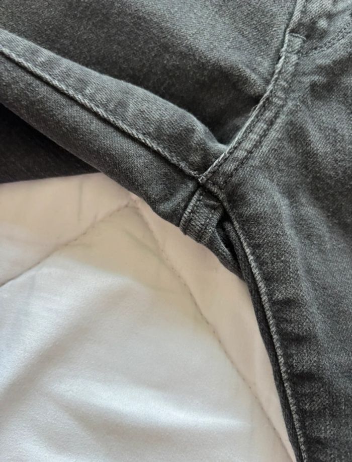 Jean Levi’s slight curve mid rise taille basse gris anthracite noir droit straight taille M/38 - photo numéro 4