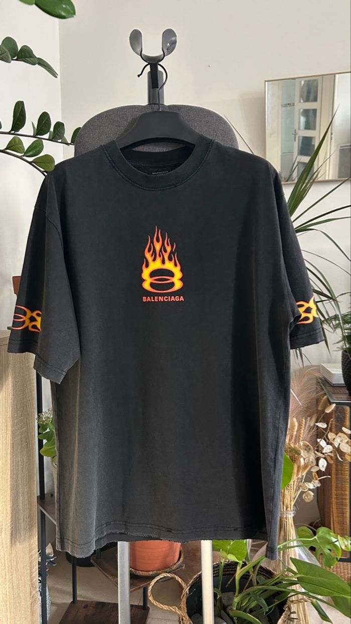 T-shirt Balenciaga Burning Unity Unisex