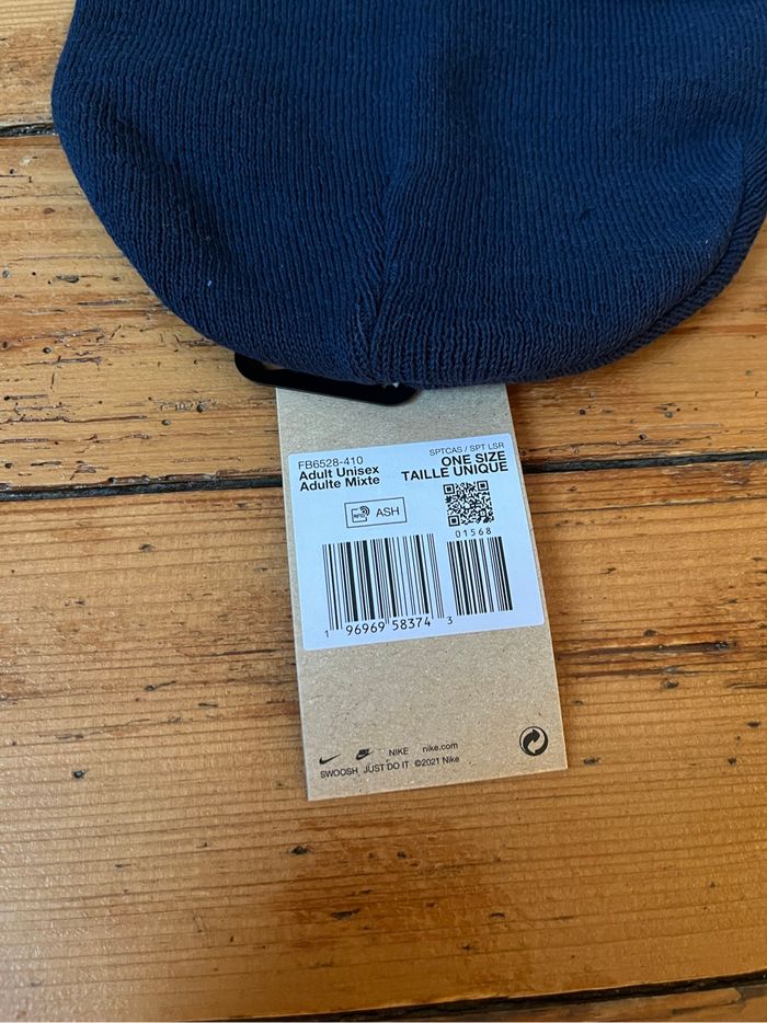 Bonnet Nike bleu marine - photo numéro 2