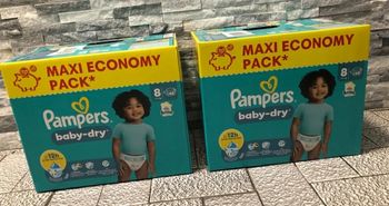 LOT DE 136 COUCHES PAMPERS BABY DRY TAILLE 8 NEUFS DANS L'EMBALLAGE