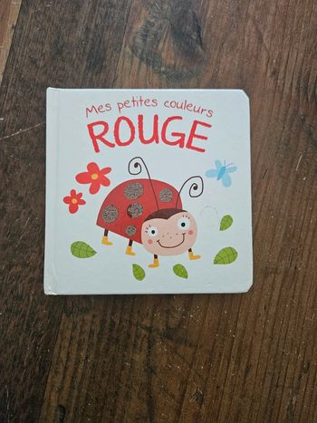 Livre d'éveil bébé Mes petites couleurs Rouge