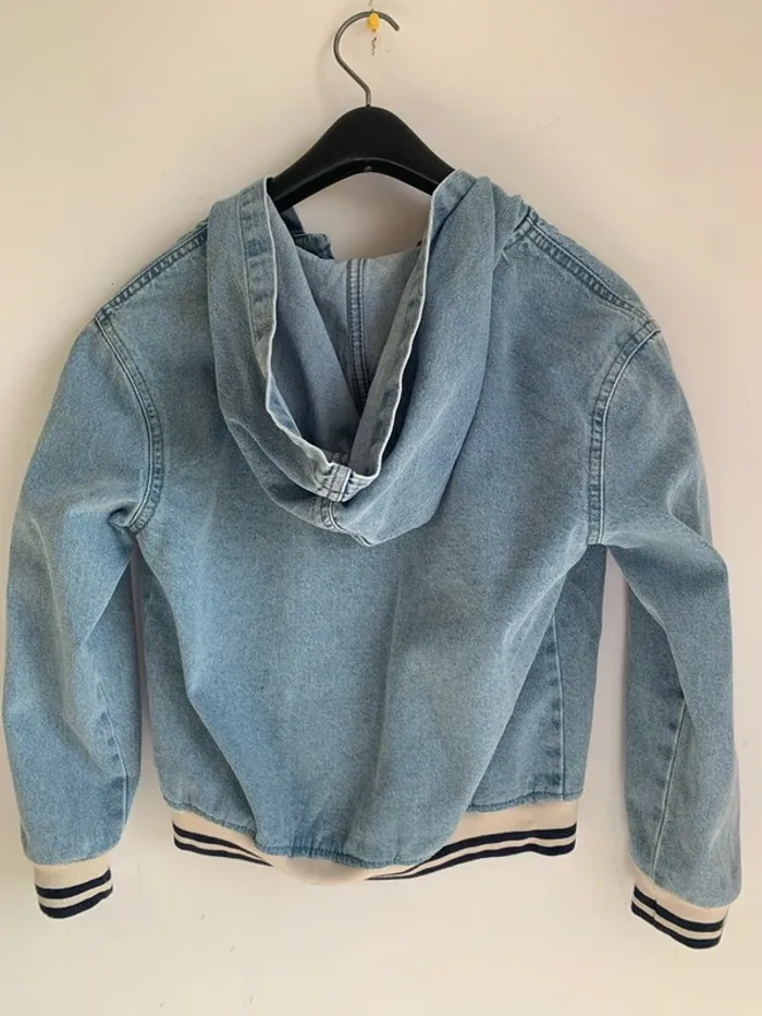 Veste jean avec capuche - photo numéro 3