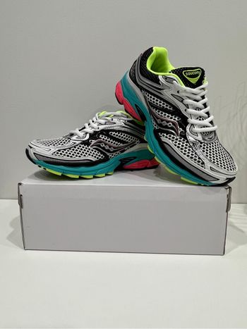 Chaussure SAUCONY PROGRID OMNI 9