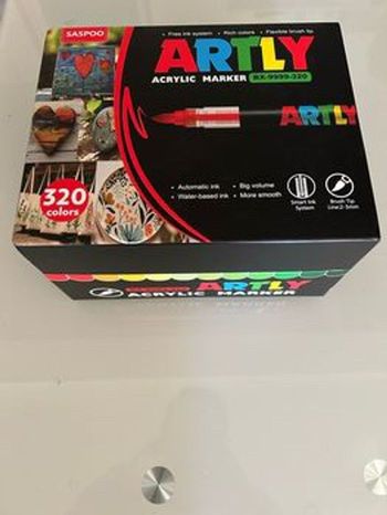 320 feutres acryliques 