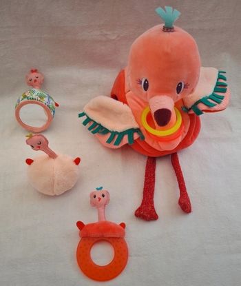 Peluche d'activités Flamant rose Anais avec ses bébés- Lilliputiens