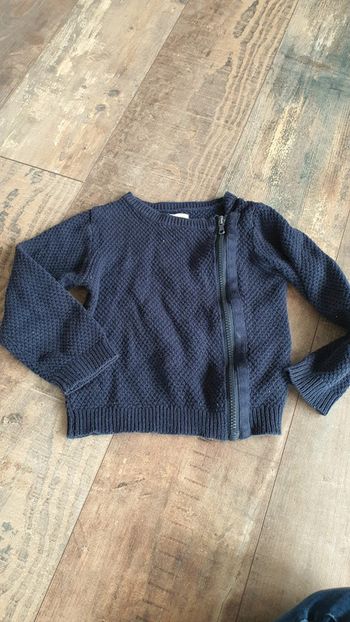 Gilet Vertbaudet 5 ans mais taille plus 4 ans en très bon état