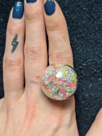 Bague en verre ronde style pylônes