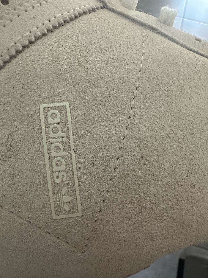 baskets Adidas compensée - photo numéro 7