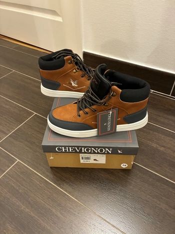 Sneakers Chevignon neuves 