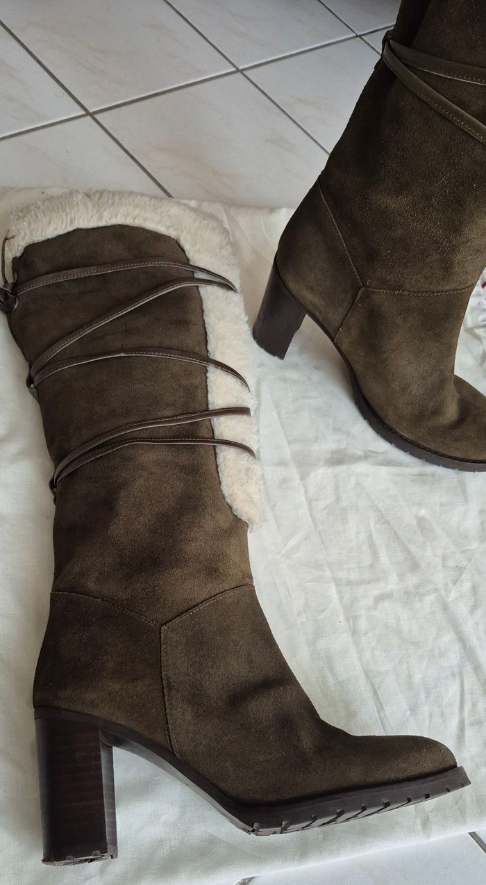 Bottes cuir détails moumoute - photo numéro 3