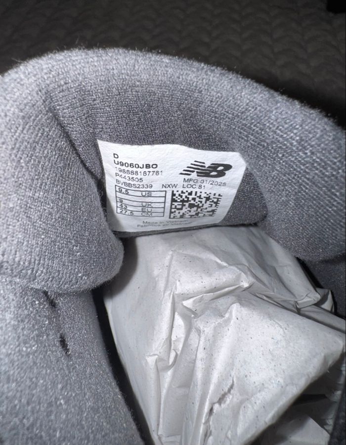 New Balance 9060 Exclusif JD Sports - Neuf - Taille 43 - photo numéro 5