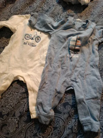 Lot de deux pyjamas gémo 3 mois neufs