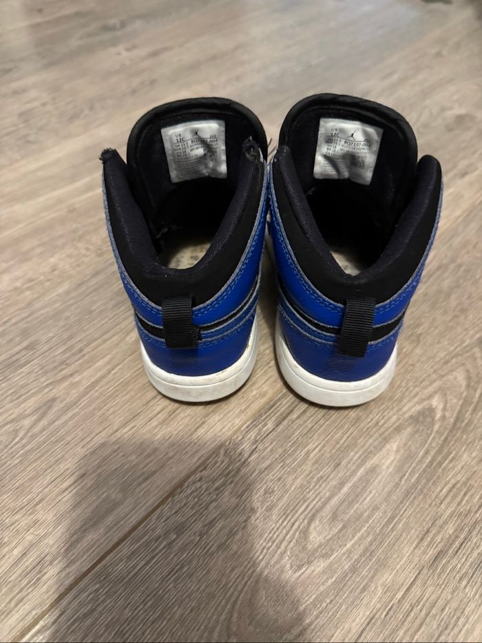 Baskets montantes Nike Jordan Pointure 29,5 - photo numéro 4