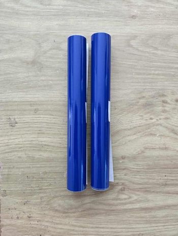 Vinyle adhesif permanent bleu pour machine de découpe (2 x 1m )