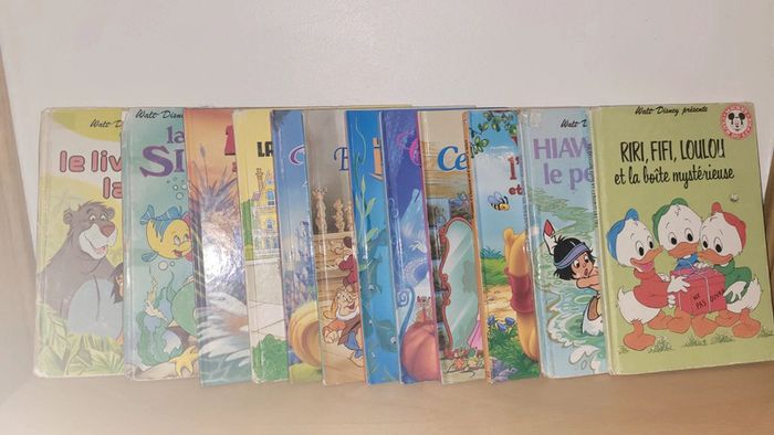 Lot de 12 livres walt disney