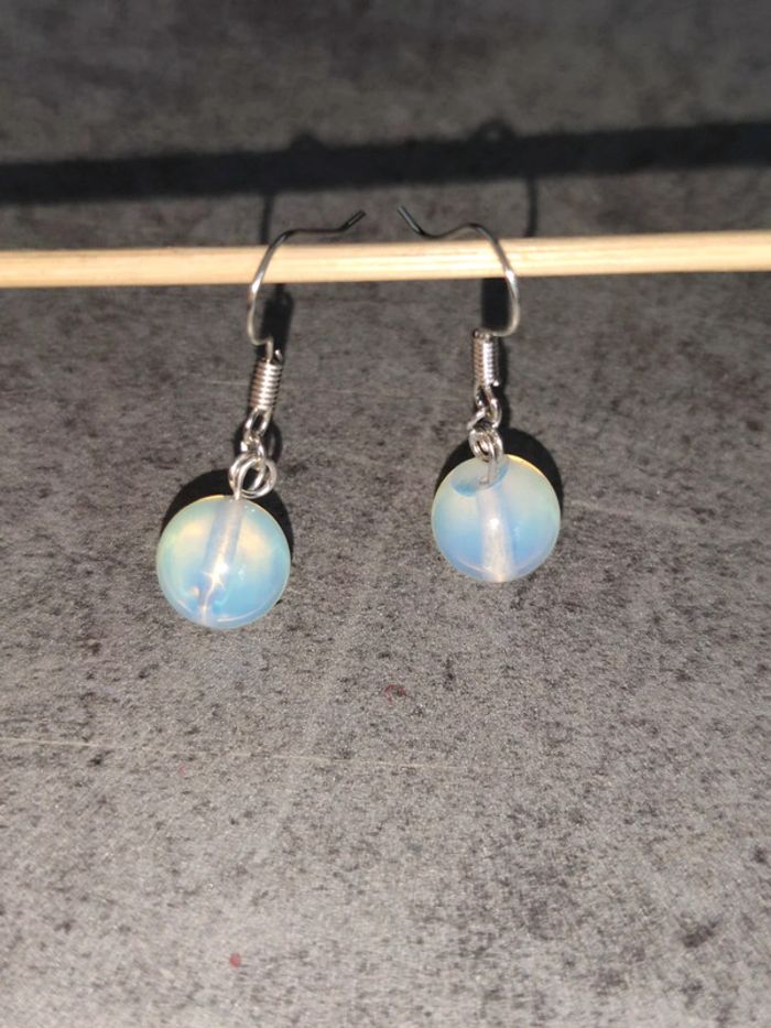 Boucles d'oreille métal argenté et opalite