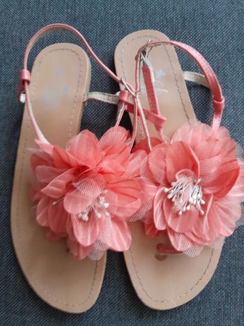 Chaussure d'été fleur taille 38