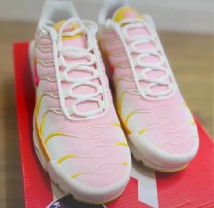 Nike Air Max Plus TN Hyper Pink Solar Flare Taille 38.5 - photo numéro 3