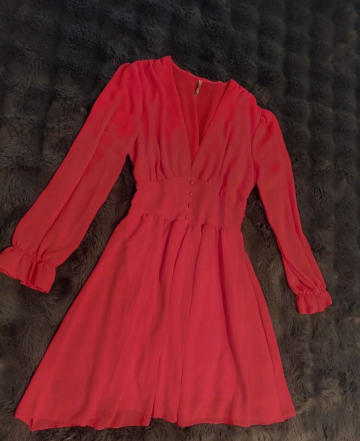 Robe rouge fluide