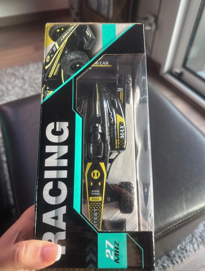 Voiture télécommandée Racing R/C n’1 - photo numéro 2