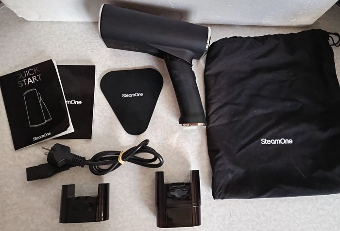 Défroisseur vapeur STEAMONE EUFD80B accessoires et notices - Puissance 2000W - photo numéro 1