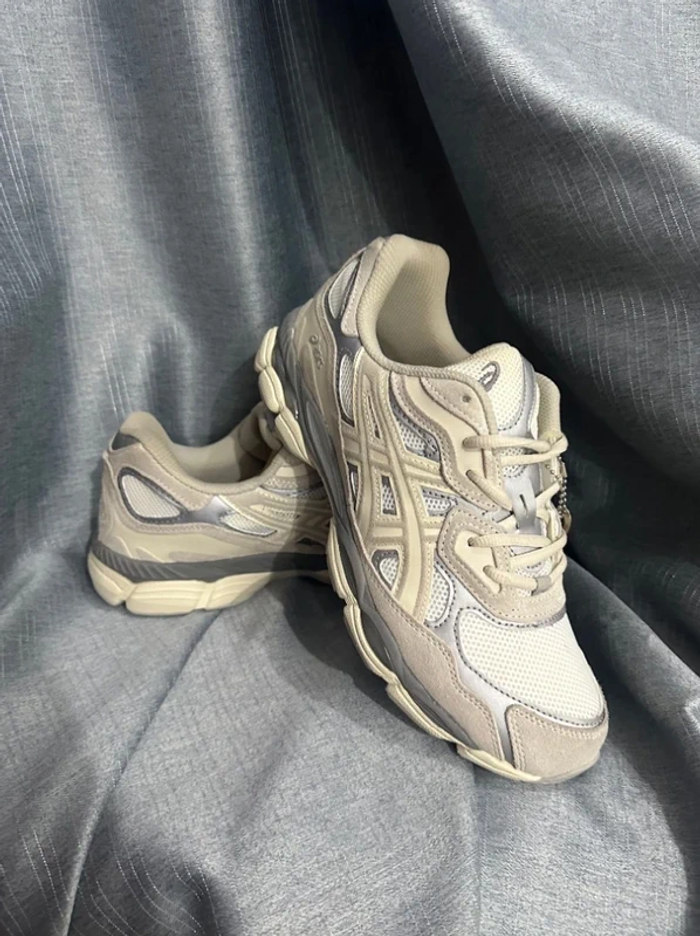 Baskets Asics Gel NYC Taille 40 - photo numéro 3