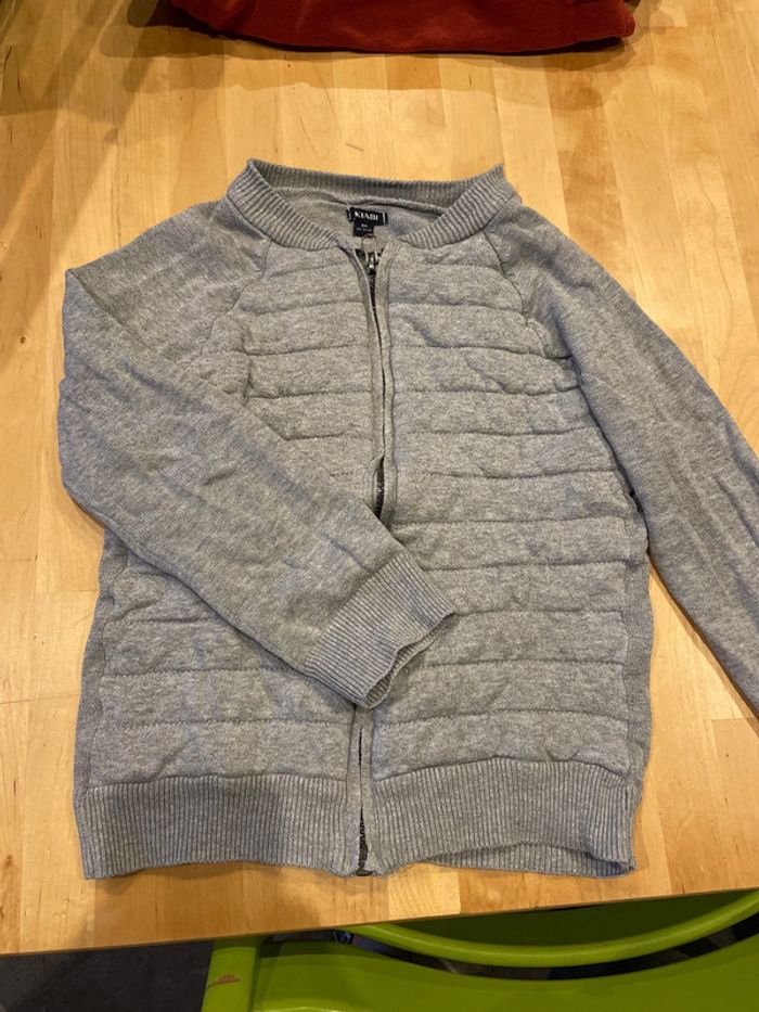 Gilet gris kiabi 8 ans