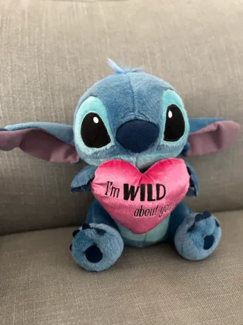 Peluche Disney stitch amoureux