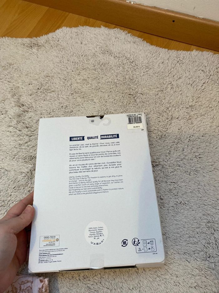 Lot de trois débardeurs neufs cœurs petit bateau 6 ans - photo numéro 2