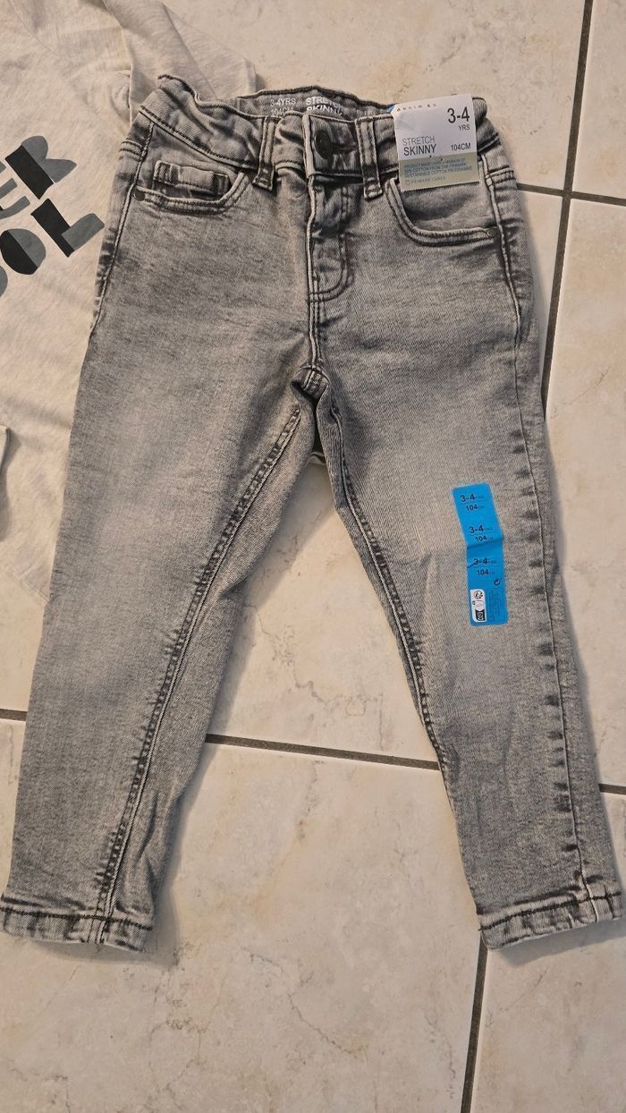 (Neufs non portés)🏷 🏷🤩🥰 💙💙 superbe ensemble sous pull et jeans skinny 4ans Garçon 🤩🥰 - photo numéro 2