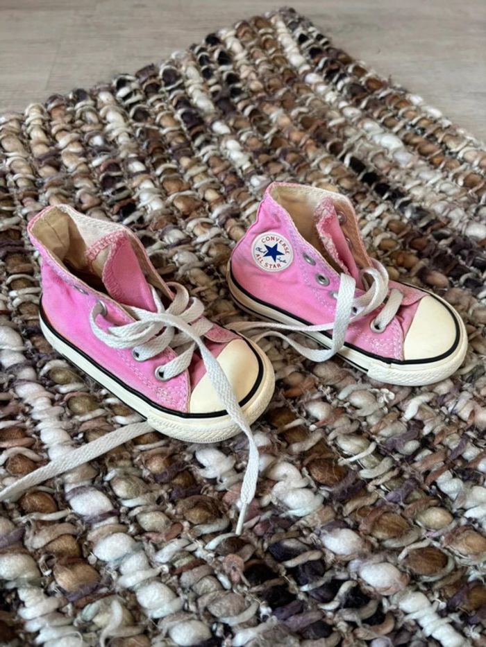 Converses bébé rose taille 21