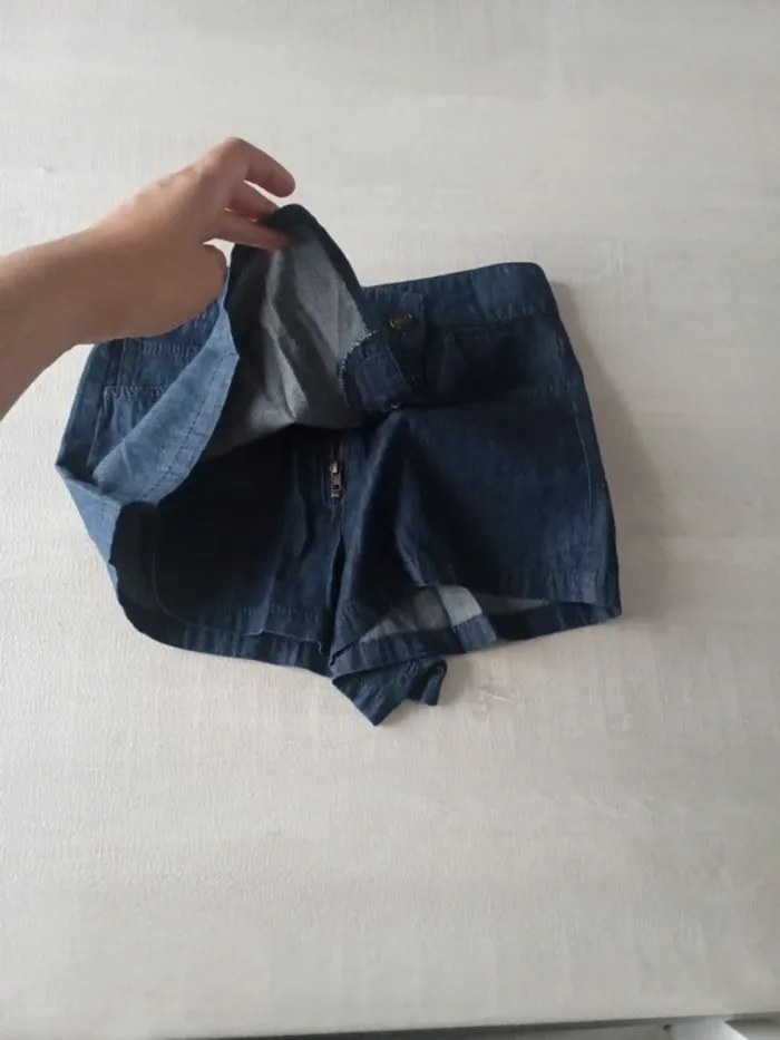 Jupe short neuve 4 ans - photo numéro 2