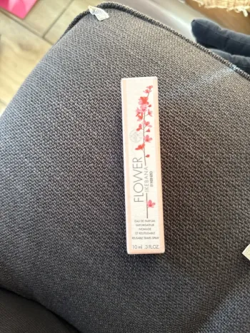 Mini vaporisateur réutilisable Kenzo flower