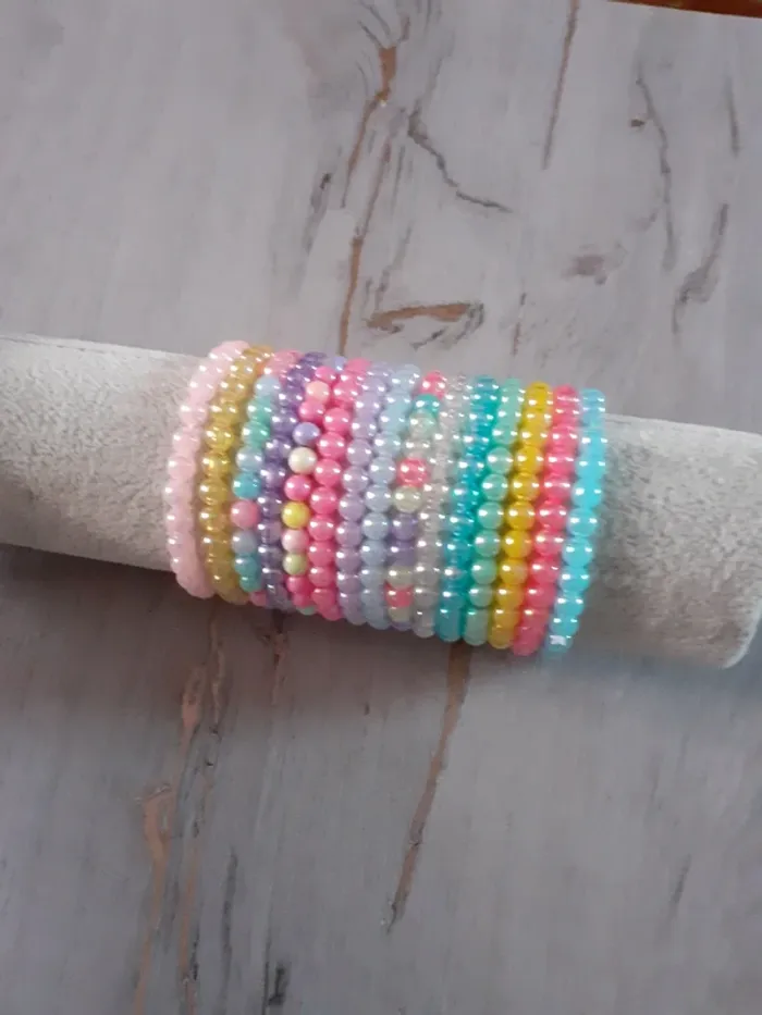 Lot 15 bracelets en perles
