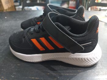 Basket adidas taille 28