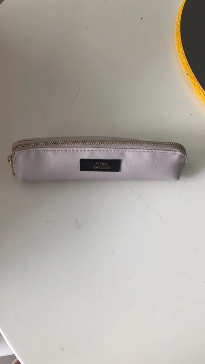 Petite trousse grise