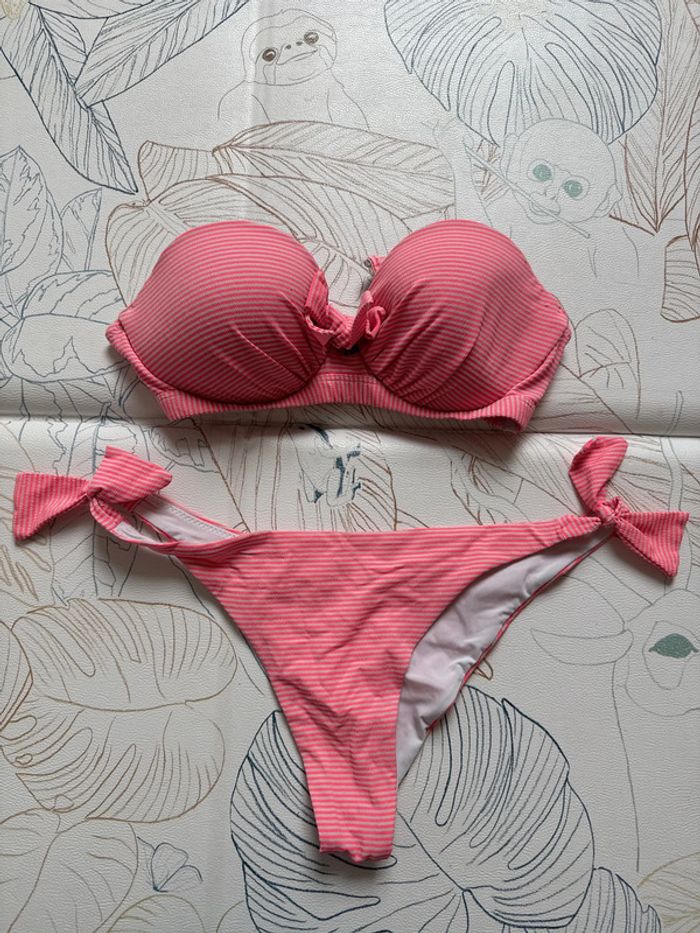Maillot de bain brésilien orange fluo et crème